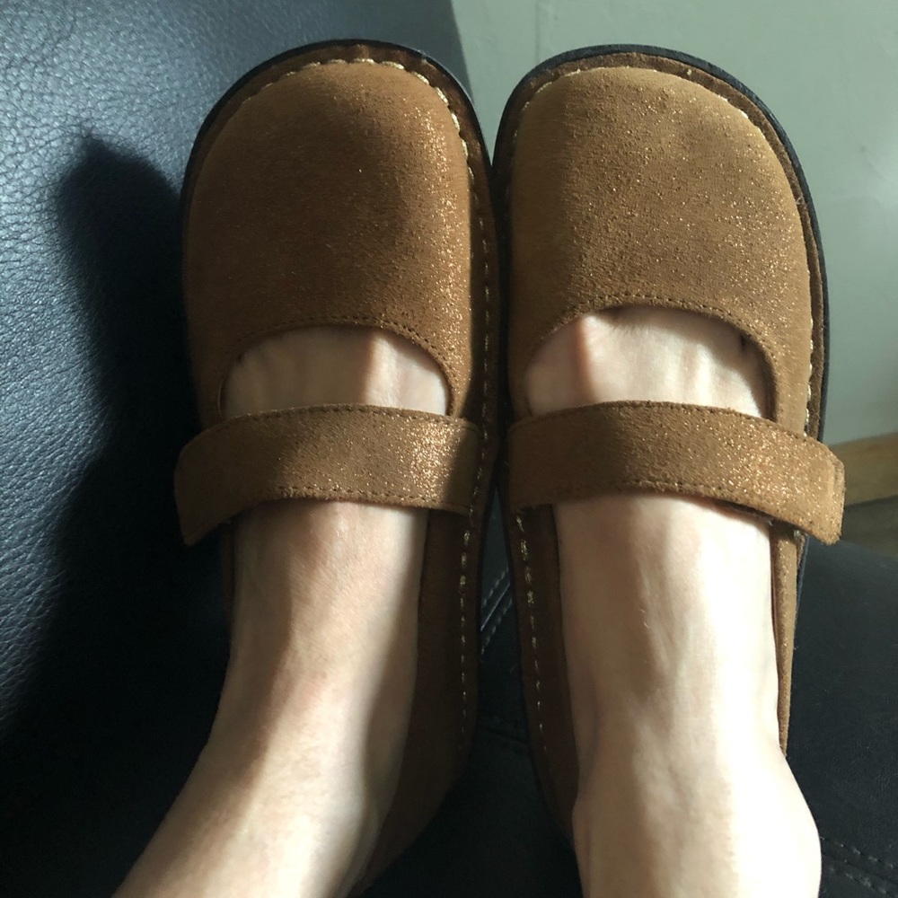 ALEGRIA MARY JANES 37